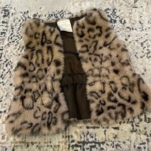 Leopard faux fur vest 6/9 month